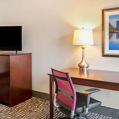 La Quinta By Wyndham Houston - Magnolia Hotel Bagian luar foto