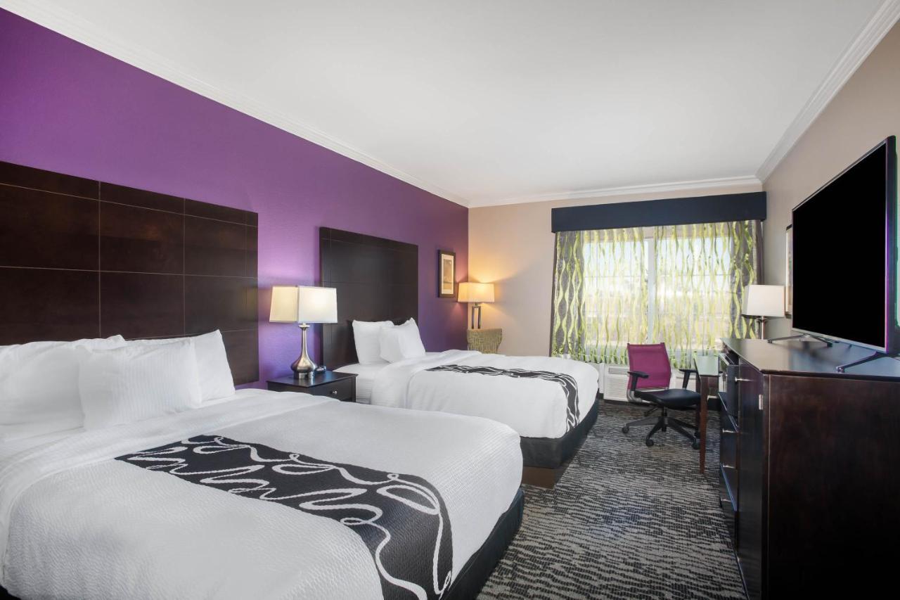 La Quinta By Wyndham Houston - Magnolia Hotel Bagian luar foto