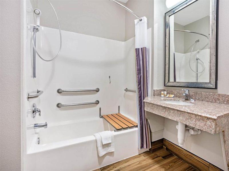 La Quinta By Wyndham Houston - Magnolia Hotel Bagian luar foto