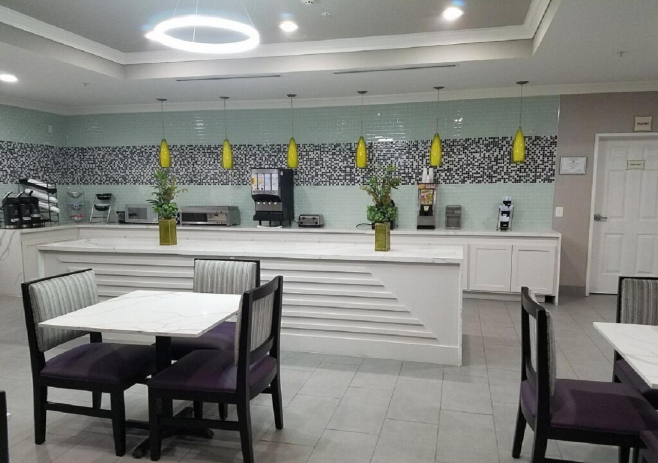 La Quinta By Wyndham Houston - Magnolia Hotel Bagian luar foto